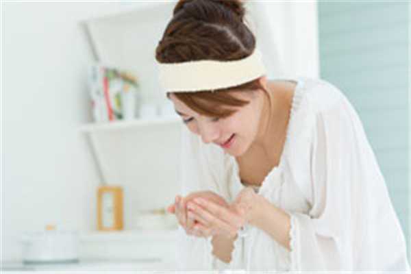 油性皮肤一天洗几次脸