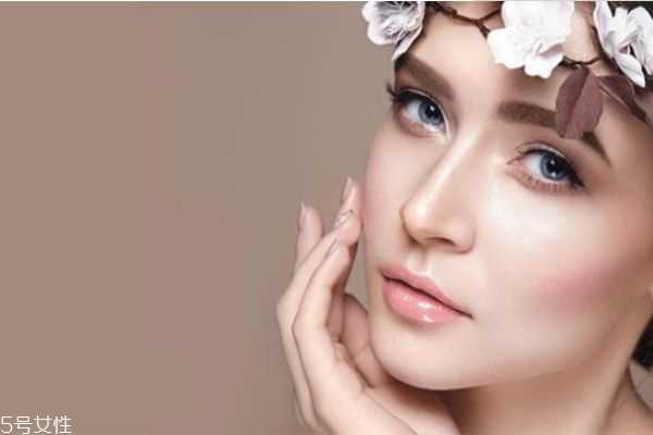 干性皮肤用什么补水