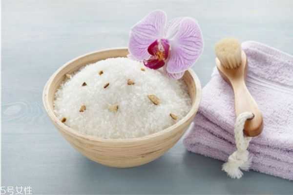 沐浴盐可以洗脸吗