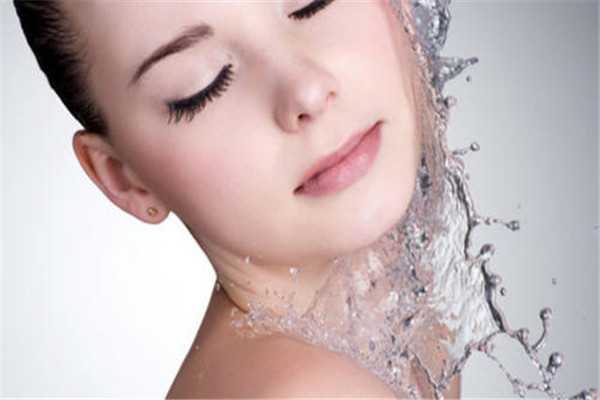 用盐刷牙能快速变白吗