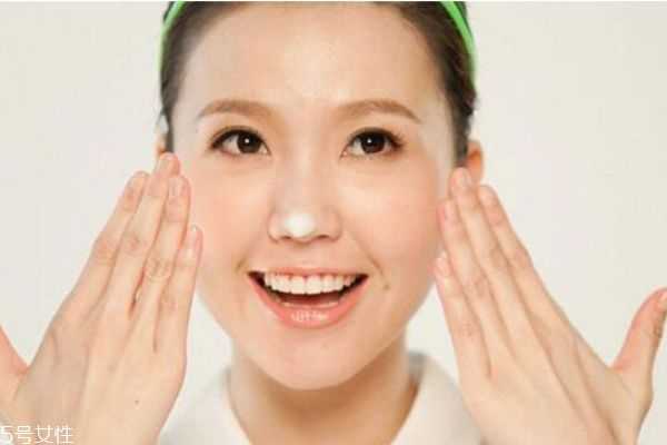 为什么化妆后会容易长痘痘