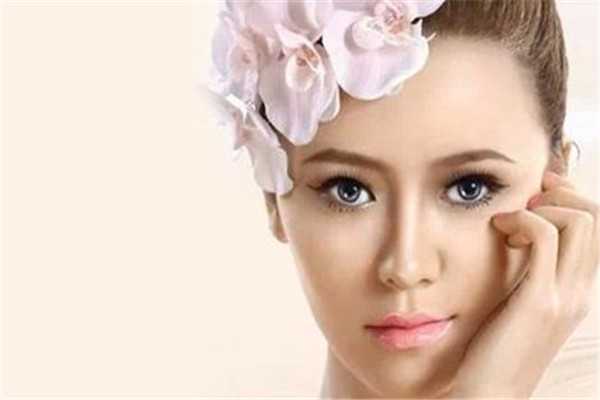 用盐刷牙能快速变白吗