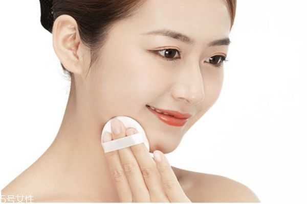 肌底液和精华液哪个好