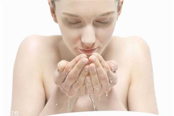 干性皮肤用什么补水