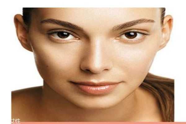 混合型皮肤应该怎么护肤呢 混合型皮肤应该怎么护肤呢