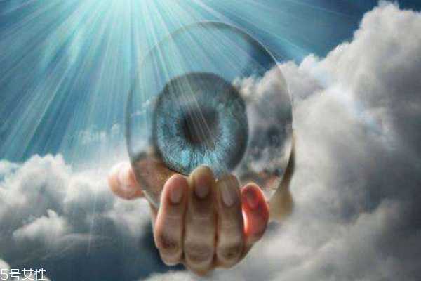 润眼液和眼药水的区别 给眼睛做个spa