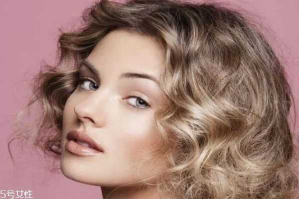 高光和腮红怎么用？