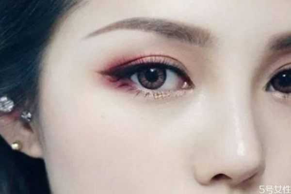 眼影是不是越贵越好?眼影买便宜的还是贵的 眼影是不是越贵越好?眼影买便宜的还是贵的