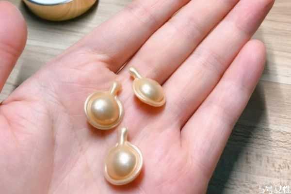 玻尿酸精华水可以当爽肤水用吗 玻尿酸精华水可以当爽肤水用吗