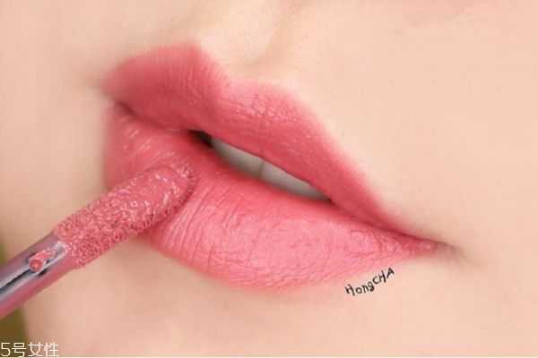 阿玛尼红管新色524什么颜色?阿玛尼红管新色524试色 阿玛尼红管新色524什么颜色?阿玛尼红管新色524试色