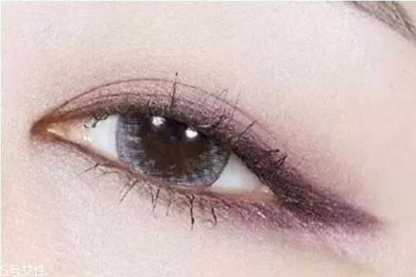 蓝色美瞳配什么眼影？蓝色美瞳适合什么眼妆