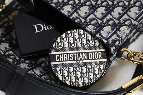 迪奥老花气垫适合干皮吗?迪奥老花气垫好用吗 迪奥老花气垫适合干皮吗?迪奥老花气垫好用吗