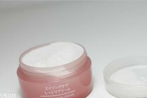 面霜搓泥怎么办