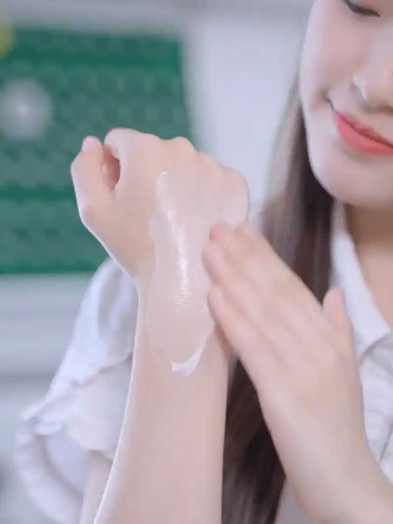 素颜霜跟隔离谁氧化更快