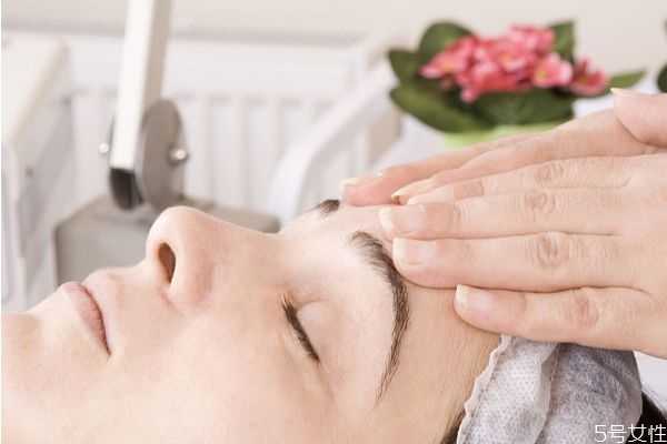 怎么去脸上的痘坑？脸上的痘坑痘印怎么修复