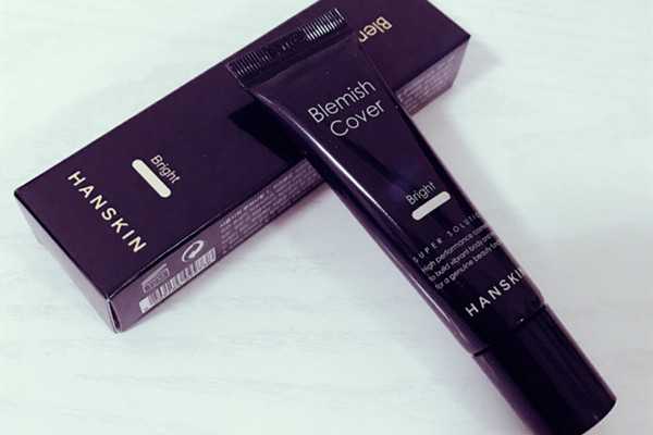 hanskin白管遮瑕膏遮瑕效果好吗?hanskin黑管遮瑕膏适合什么肤质 hanskin白管遮瑕膏遮瑕效果好吗?hanskin黑管遮瑕膏适合什么肤质