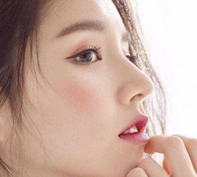 /纯素颜适合什么口红 /纯素颜适合什么口红
