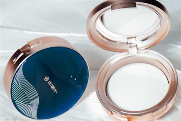 花西子蚕丝蜜粉饼孕妇可以用吗