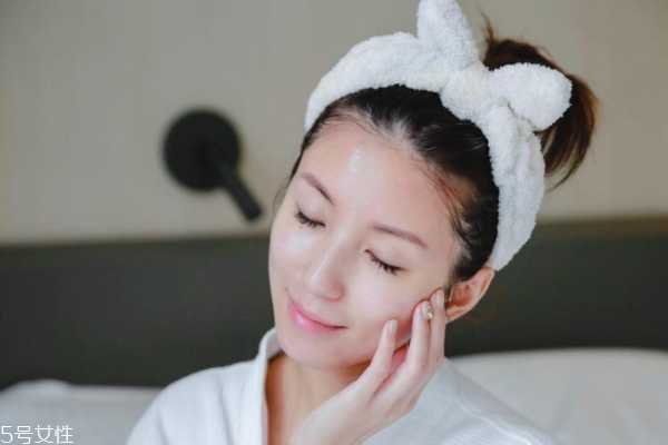 18岁可以用安瓶吗 如何根据肌肤年龄选安瓶