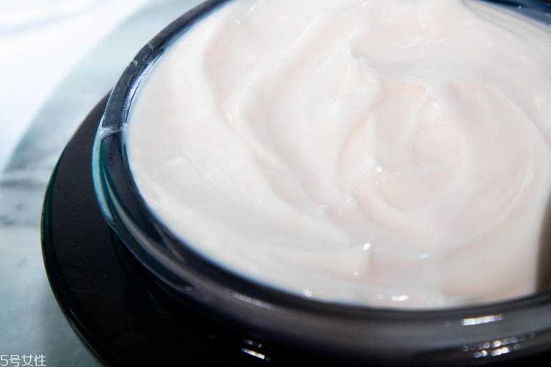 娇兰御廷兰花面霜怎么按摩