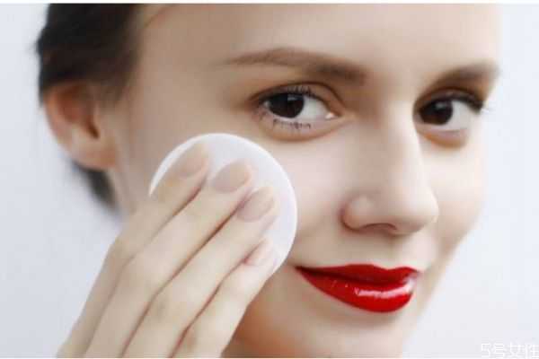 一般卸妆水可以卸全脸吗？