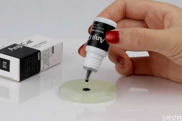 睫毛胶水开封能用多久?睫毛胶水的保质期是多久 睫毛胶水开封能用多久?睫毛胶水的保质期是多久