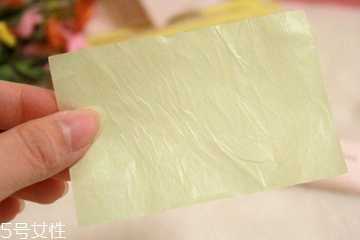 吸油纸会吸走防晒霜吗?吸油纸会将水分带走吗? 吸油纸会吸走防晒霜吗?吸油纸会将水分带走吗?