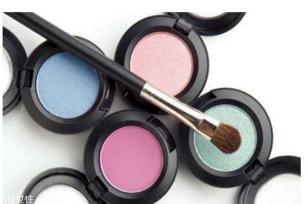 应该怎么挑选眼影呢？比较好的平价眼影有什么呢