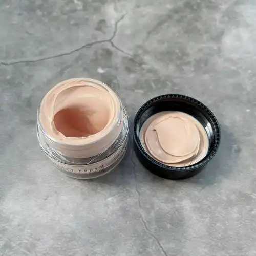 优质的粉底霜和劣质的区别