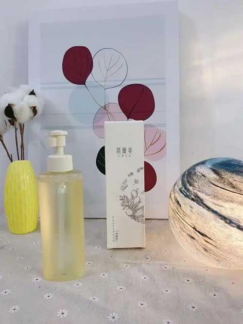 洁面胶的PH值对皮肤有什么影响 洁面胶的PH值对皮肤有什么影响