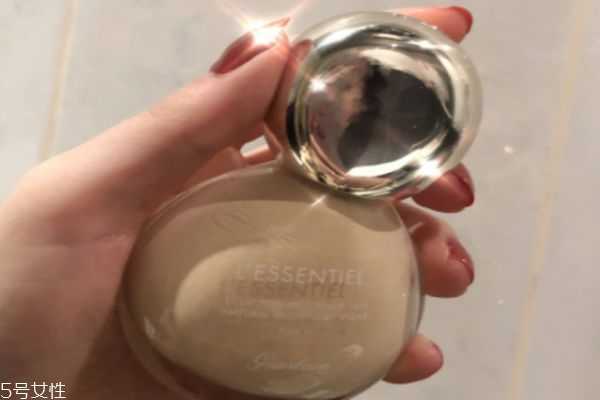 娇兰小灯泡粉底液怎么样? 娇兰小灯泡粉底液怎么样?