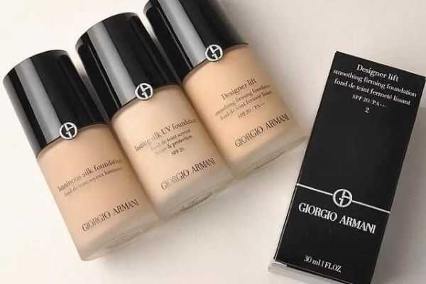 阿玛尼丝柔精华粉底液