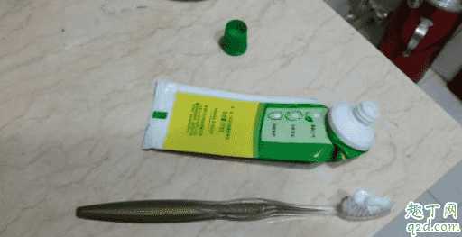 刷了过期的牙膏会怎么样 没开封的牙膏过期了还能用吗4