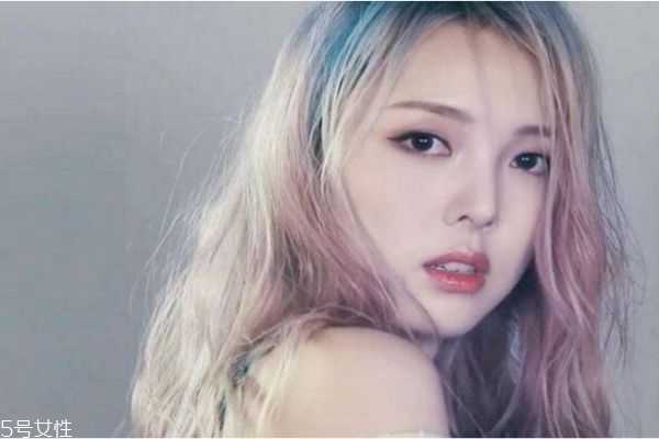 美瞳怎样佩戴眼睛比较舒适？什么美瞳舒适不伤眼睛