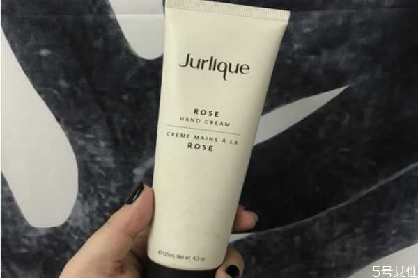 护手霜可以用来擦脚吗？护手霜擦身体会有害吗