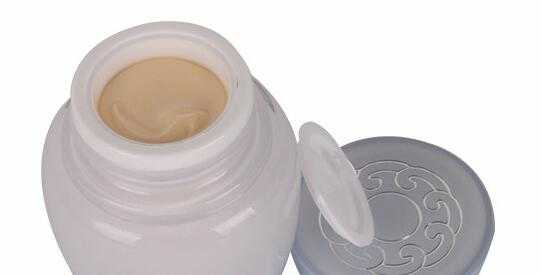 珍珠膏和珍珠霜哪个好用？两者都有什么区别