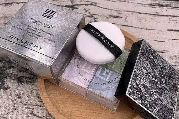 纳斯粉饼和纪梵希散粉哪个好用 纳斯粉饼和纪梵希散粉哪个好用