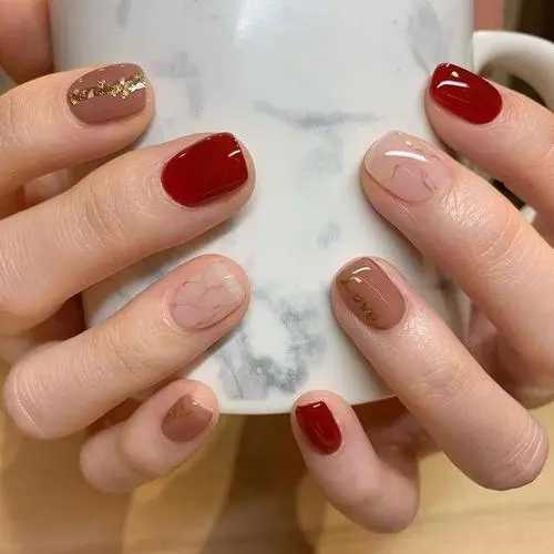 指甲油容易掉是什么原因 指甲油容易掉是什么原因