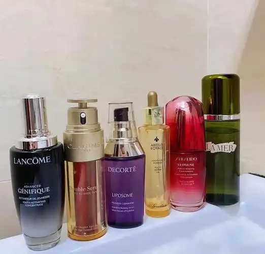 用完肌底精华液还要用精华吗 肌底精华液和精华有区别