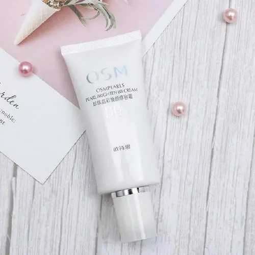 bb霜和cc霜的区别 bb霜的使用顺序是什么呢