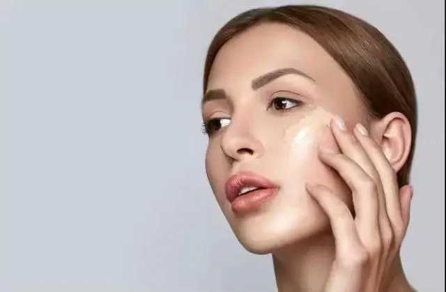 化妆品先用隔离还是先用防晒？先抹隔离还是先抹防晒