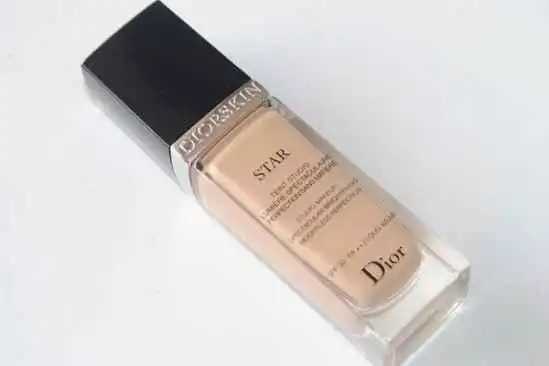 白色粉底液粉适合什么肤色的人使用