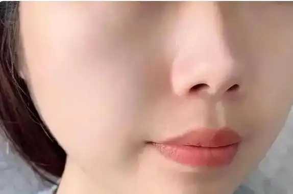 粉底液看起来会厚重吗?粉底液厚重怎么使用才变得轻薄 粉底液看起来会厚重吗?粉底液厚重怎么使用才变得轻薄