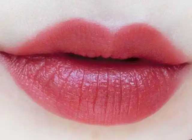 猫咪吃了口红有事吗