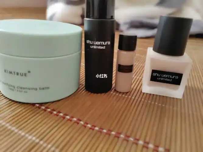 粉底液里面可以加定妆喷雾吗 粉底液里面可以加定妆喷雾吗