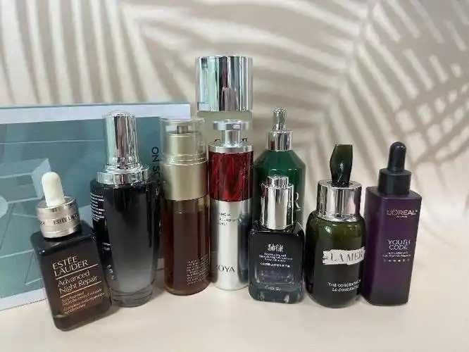 精华液中的维生素C成分有什么作用？