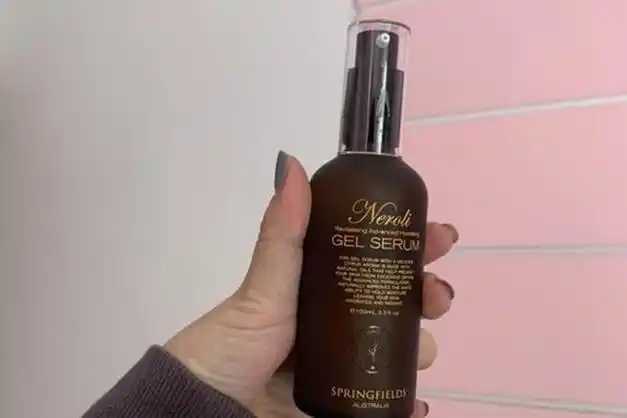 如何判断精华液是否对肌肤有不良反应呢？