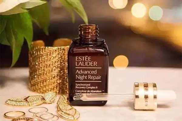 精华液抹在脸上黏糊糊的怎么回事