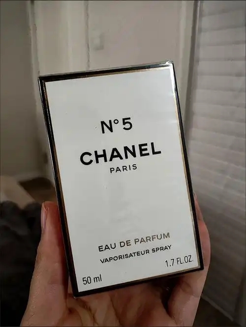 香奈儿5号香水适合什么年龄段使用