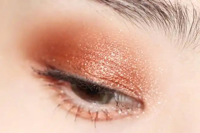 珠光眼影适合哪种人使用 珠光眼影适合哪种人使用